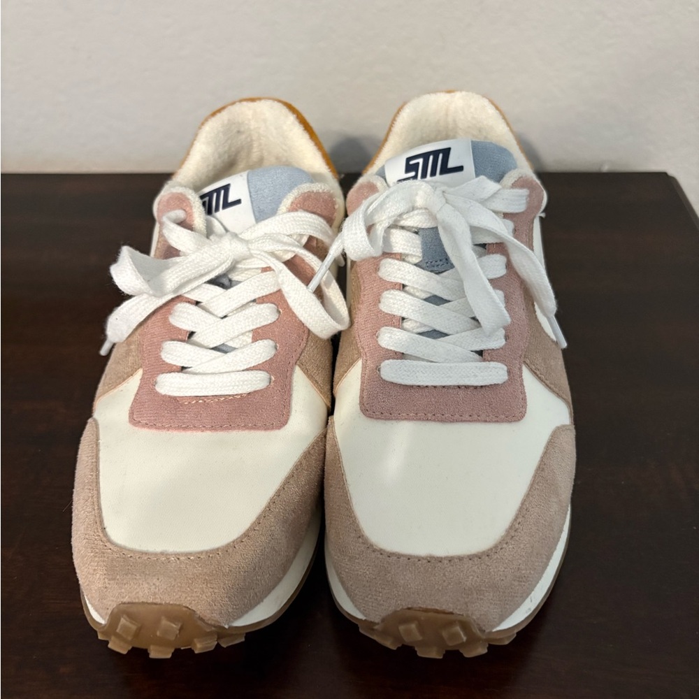 Sam Edelman sneakers only worn once. Size 7.5 true to size and comfy.